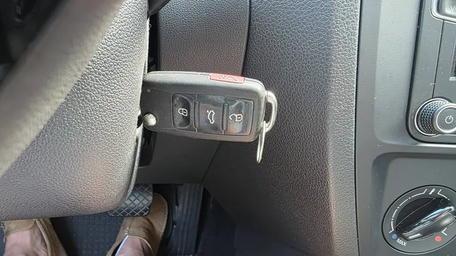 VOLKSWAGEN Jetta -