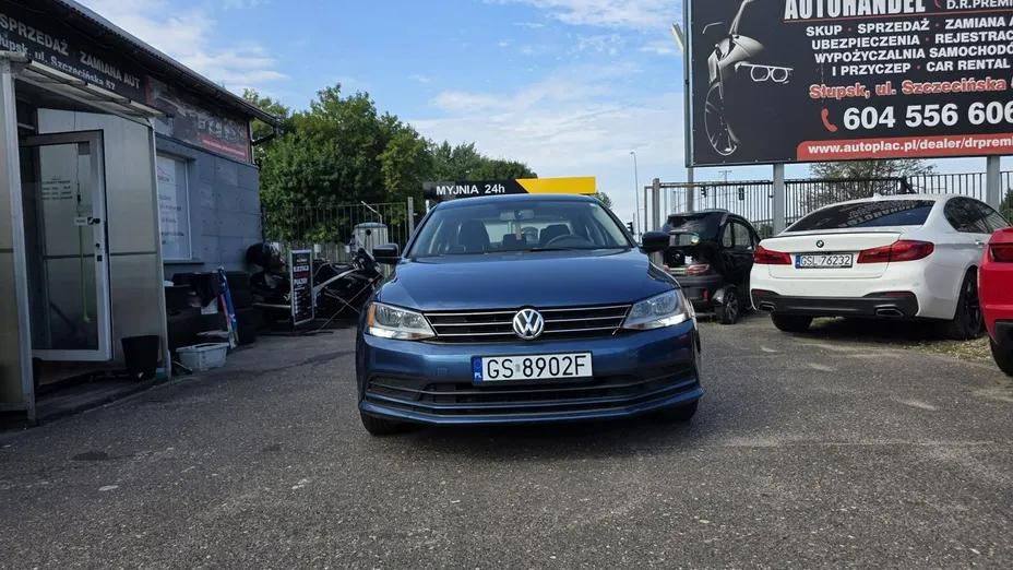 VOLKSWAGEN Jetta -