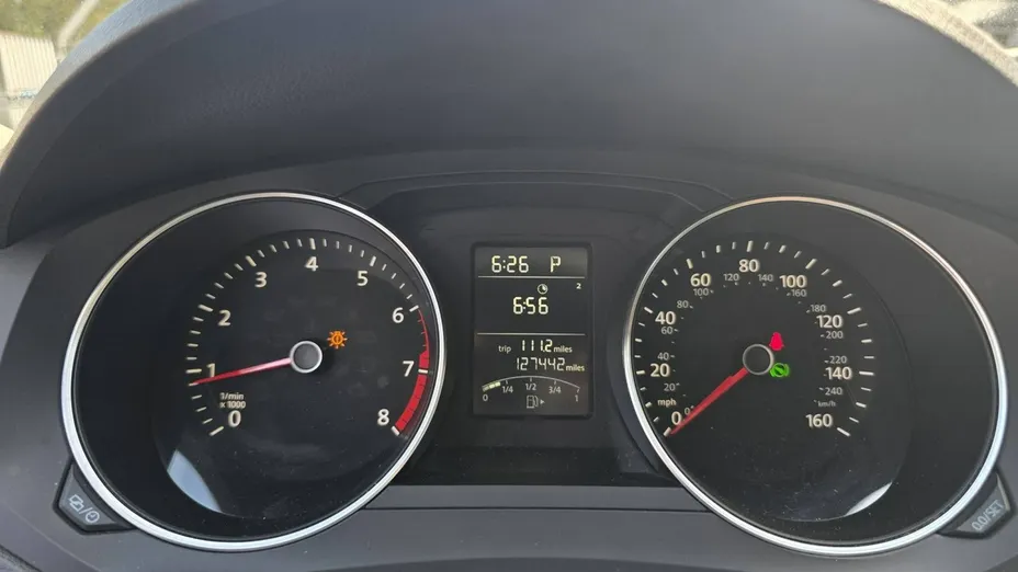 VOLKSWAGEN Jetta -