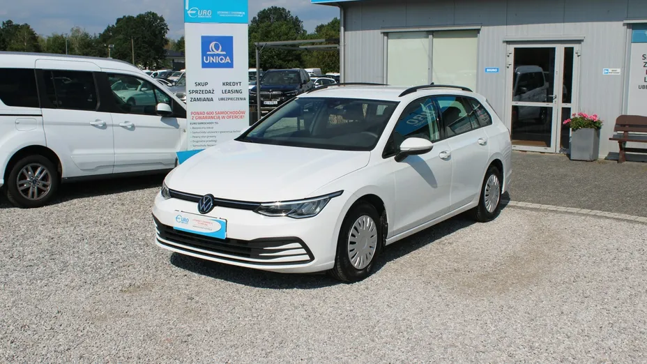 VOLKSWAGEN Golf -