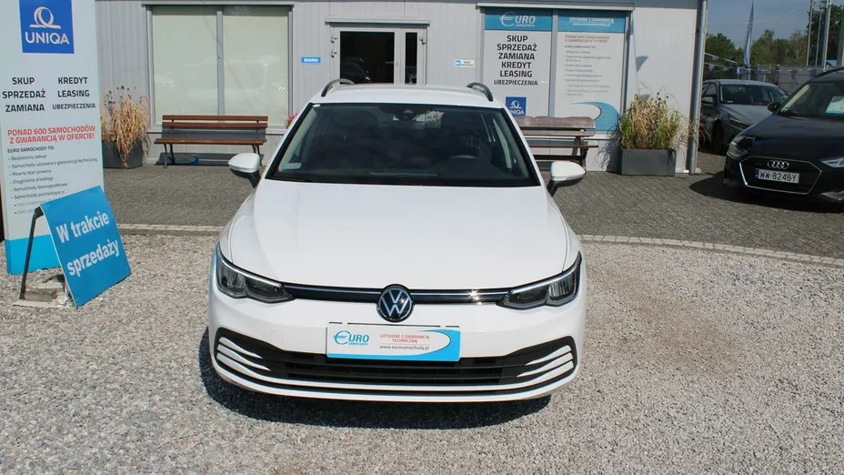 VOLKSWAGEN Golf -