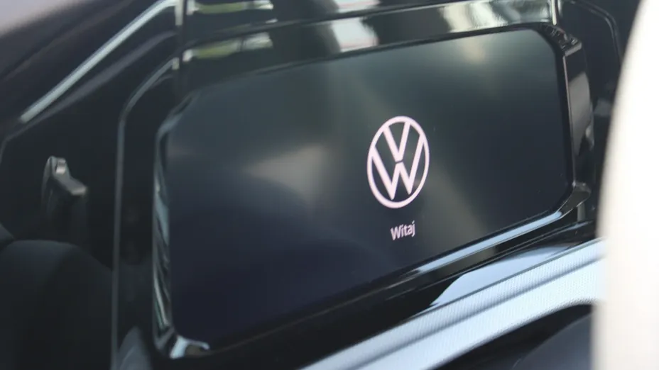 VOLKSWAGEN Golf -