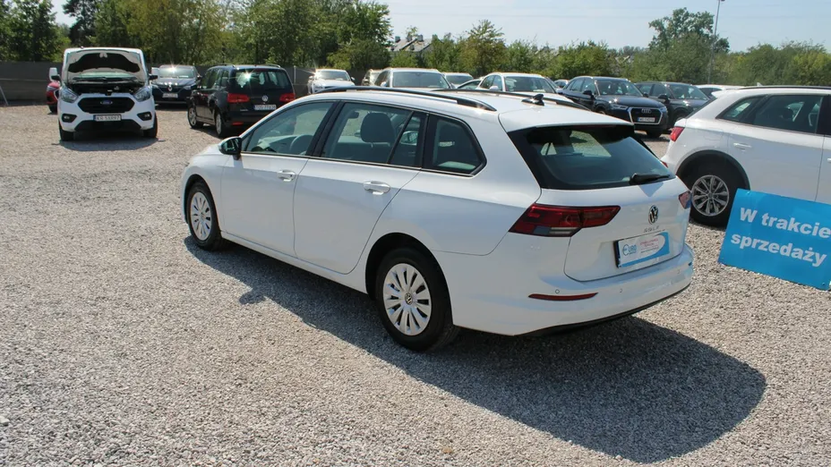 VOLKSWAGEN Golf -