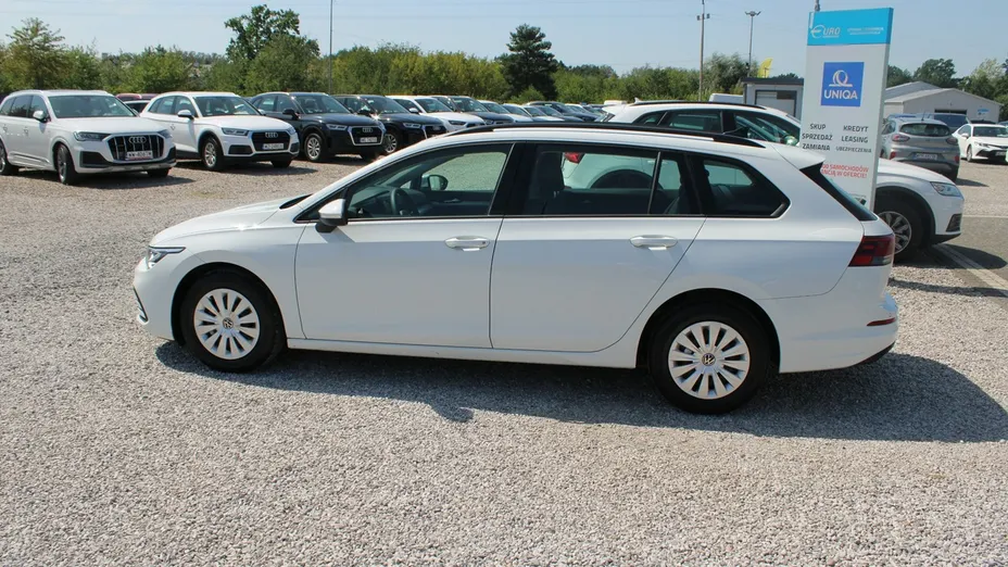 VOLKSWAGEN Golf -