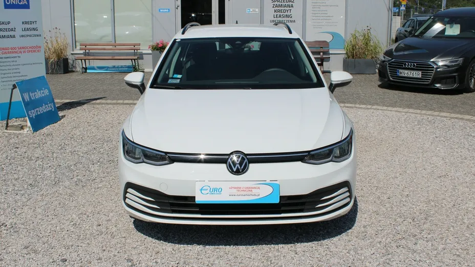 VOLKSWAGEN Golf -