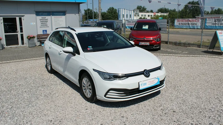 VOLKSWAGEN Golf -
