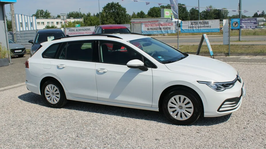 VOLKSWAGEN Golf -