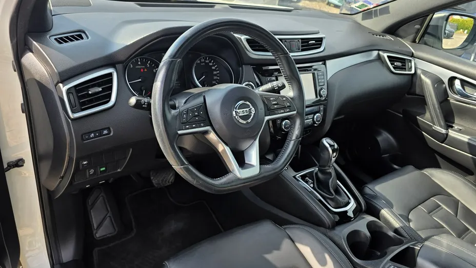 NISSAN Qashqai -