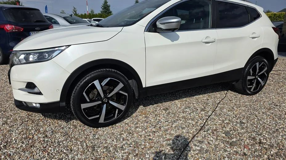 NISSAN Qashqai -