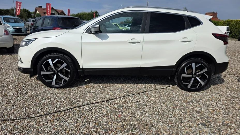 NISSAN Qashqai -