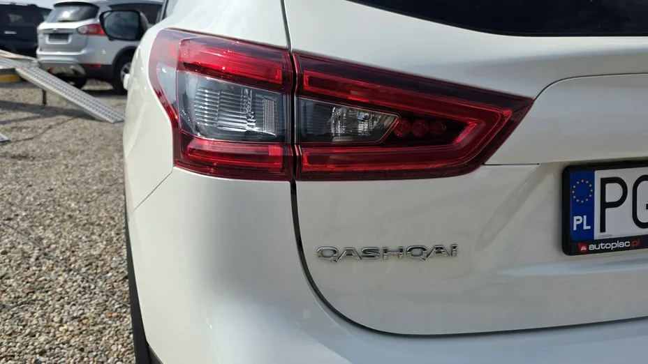 NISSAN Qashqai -