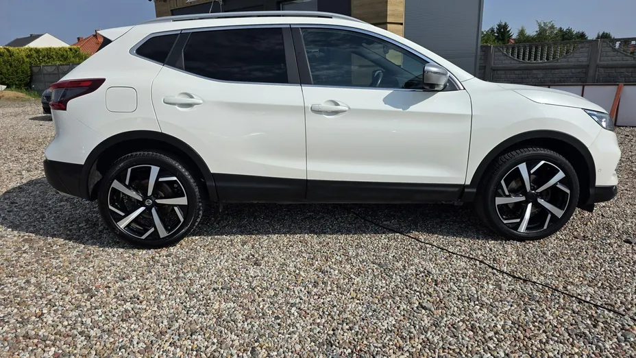 NISSAN Qashqai -