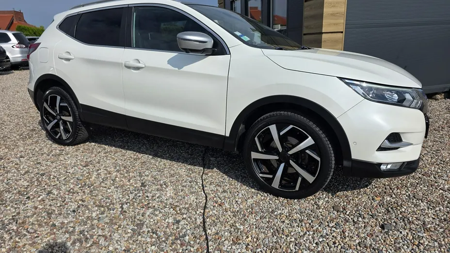 NISSAN Qashqai -