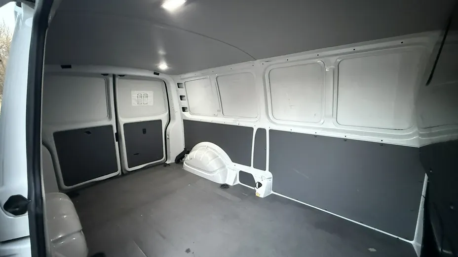 VOLKSWAGEN Transporter -