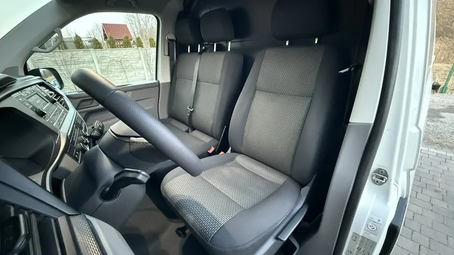 VOLKSWAGEN Transporter -