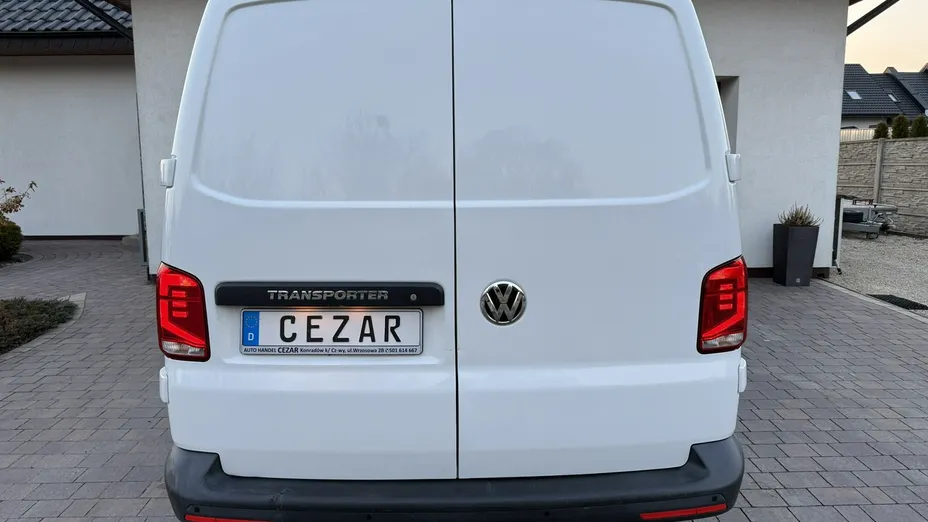 VOLKSWAGEN Transporter -