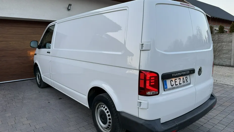 VOLKSWAGEN Transporter -