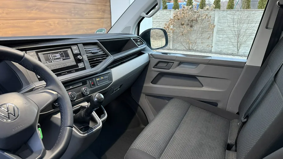 VOLKSWAGEN Transporter -