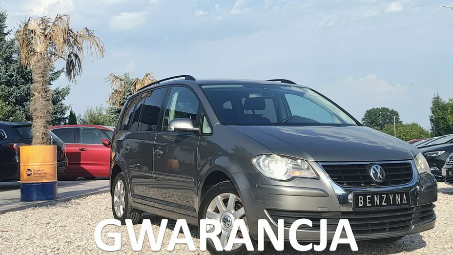 VOLKSWAGEN Touran -