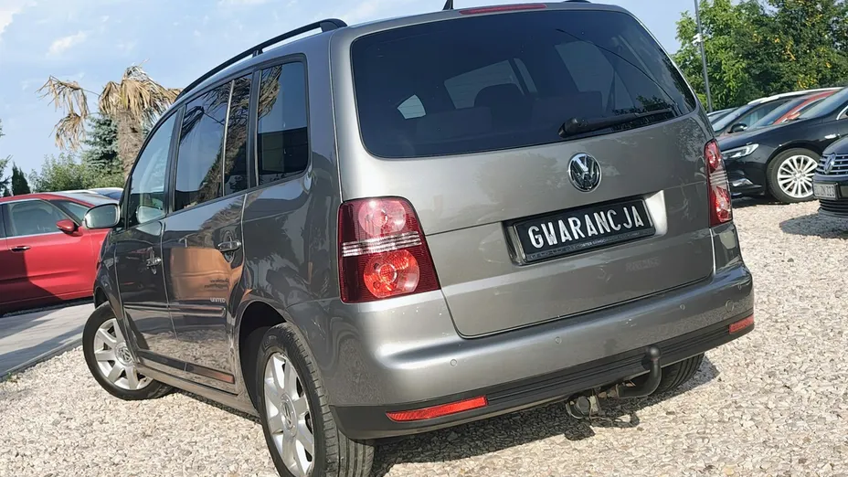 VOLKSWAGEN Touran -