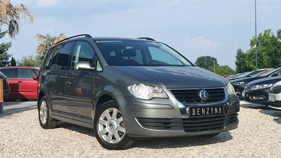 VOLKSWAGEN Touran -