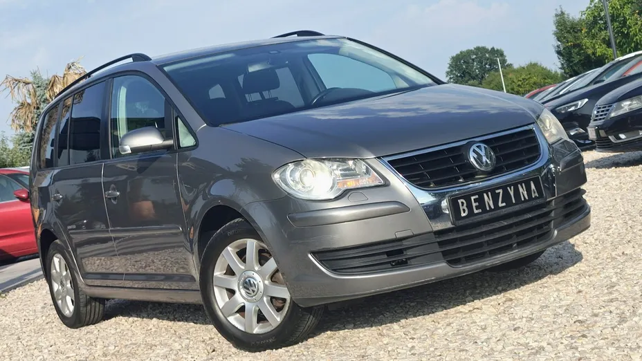 VOLKSWAGEN Touran -