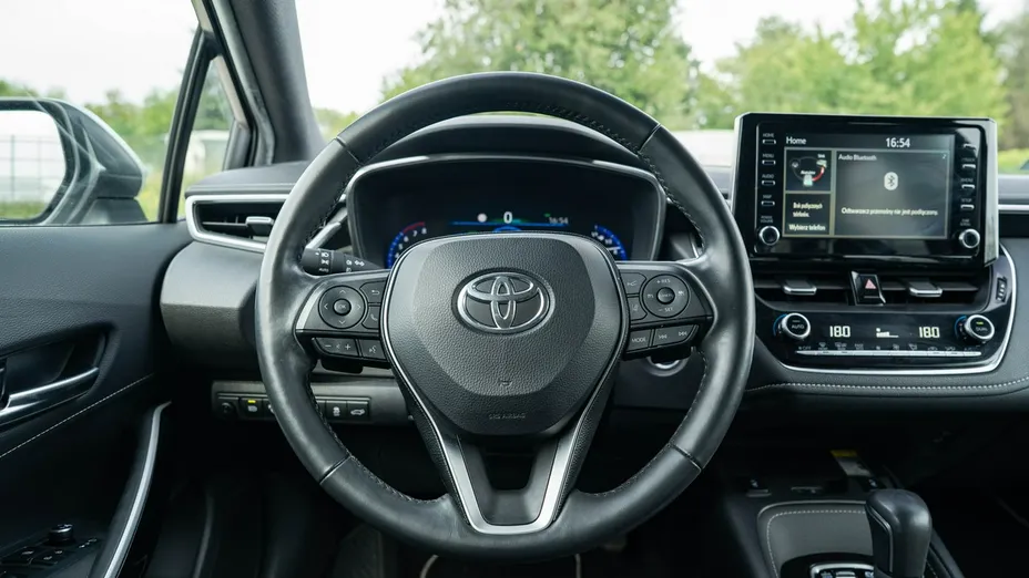 TOYOTA Corolla -