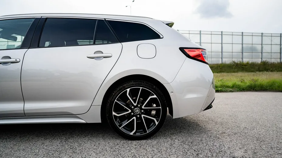 TOYOTA Corolla -