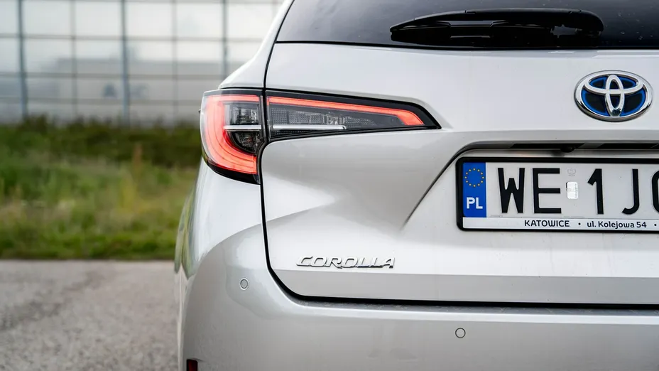 TOYOTA Corolla -