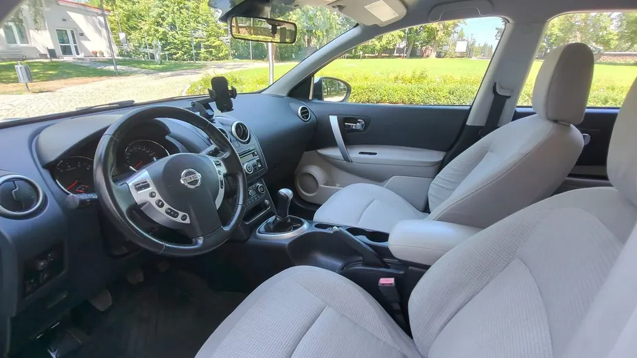 NISSAN Qashqai -