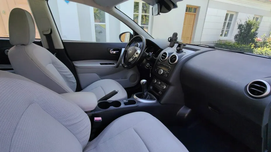 NISSAN Qashqai -