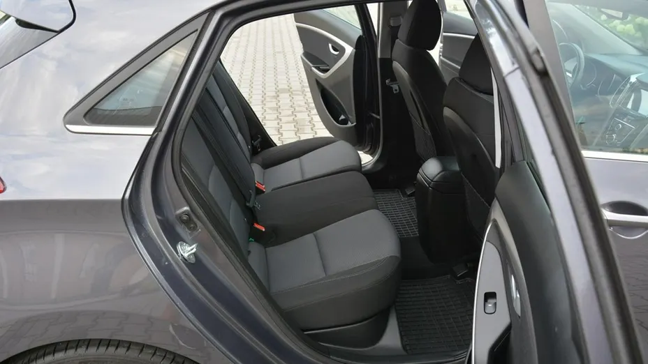 HYUNDAI i30 -