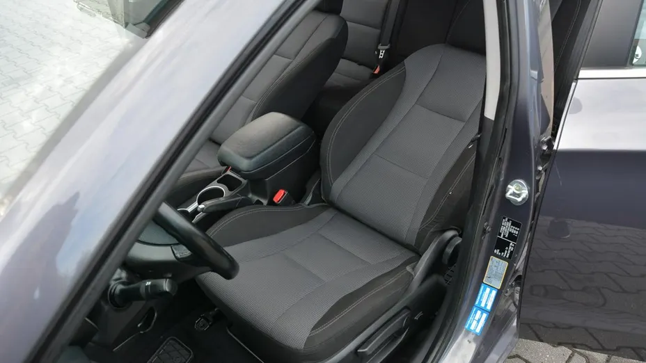 HYUNDAI i30 -