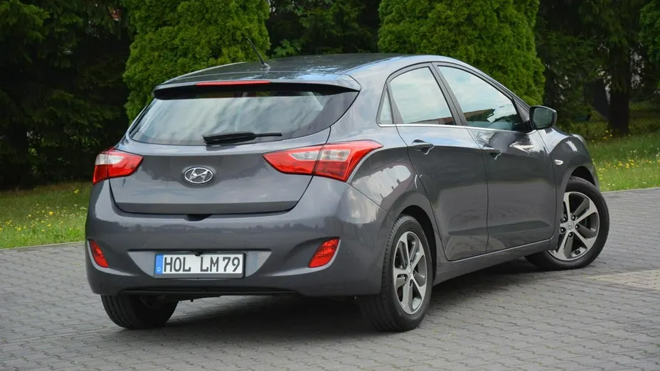 HYUNDAI i30 -