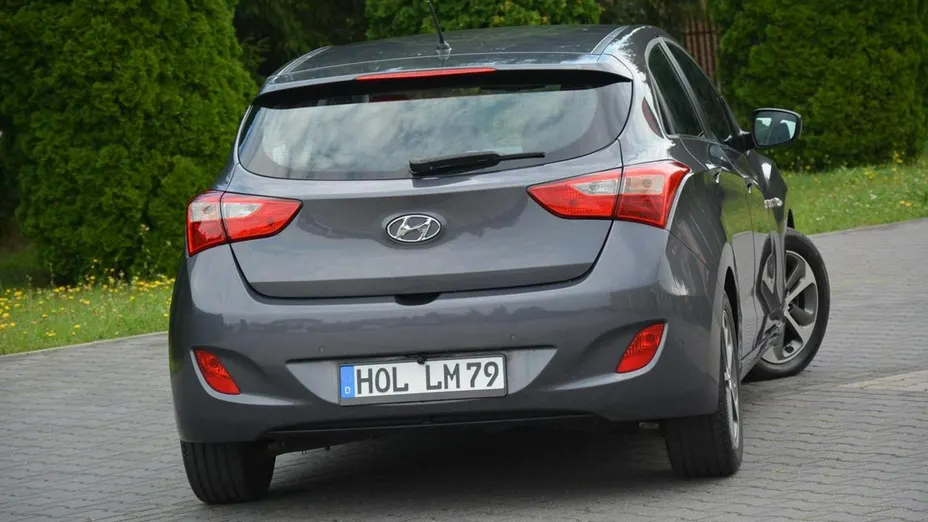 HYUNDAI i30 -