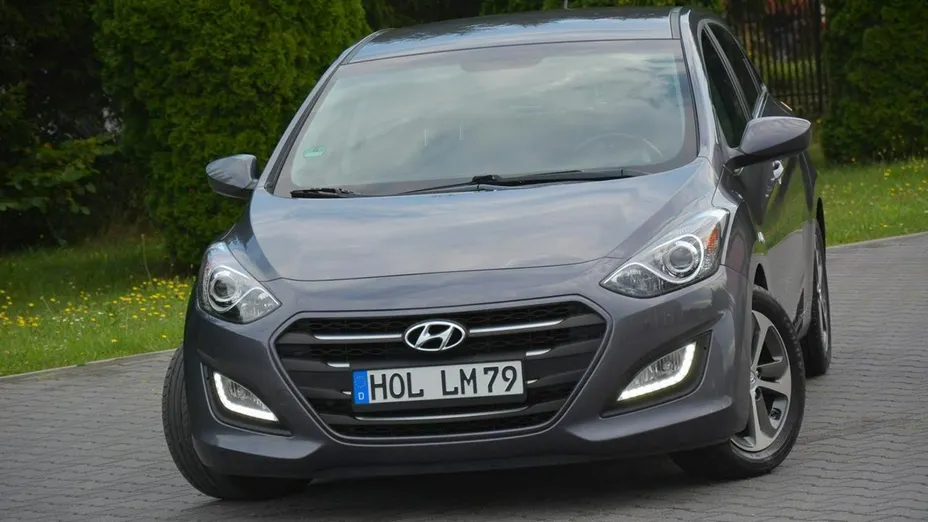 HYUNDAI i30 -