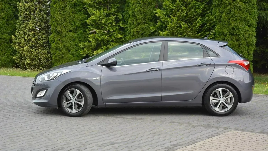 HYUNDAI i30 -
