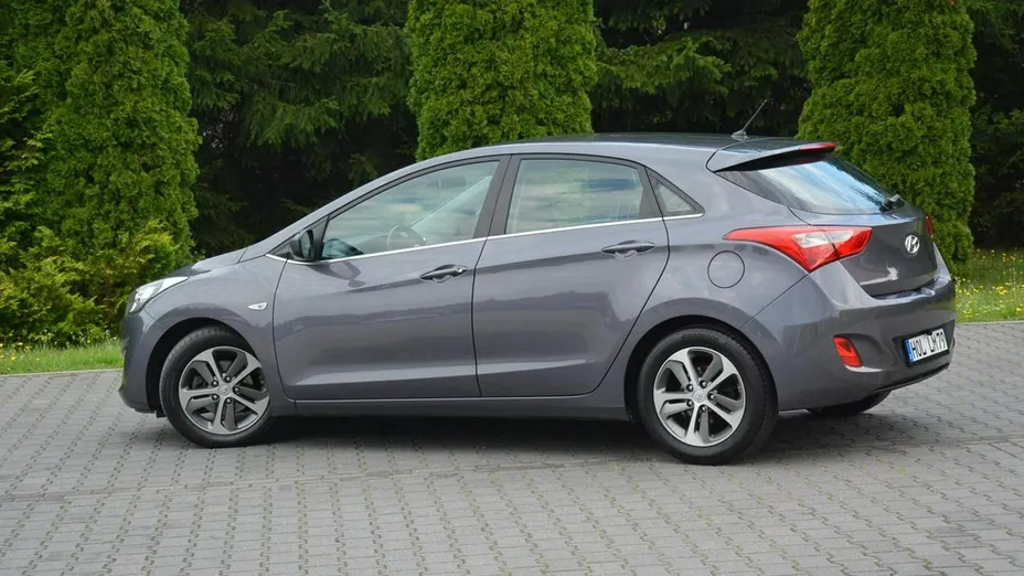 HYUNDAI i30 -