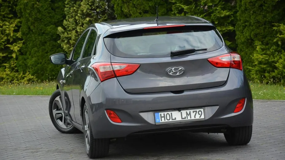 HYUNDAI i30 -