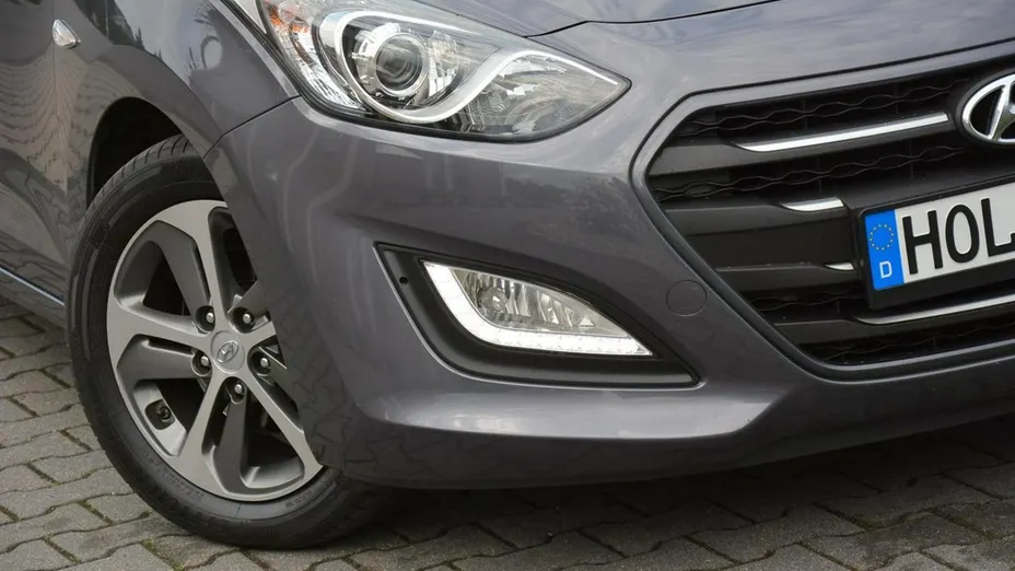 HYUNDAI i30 -