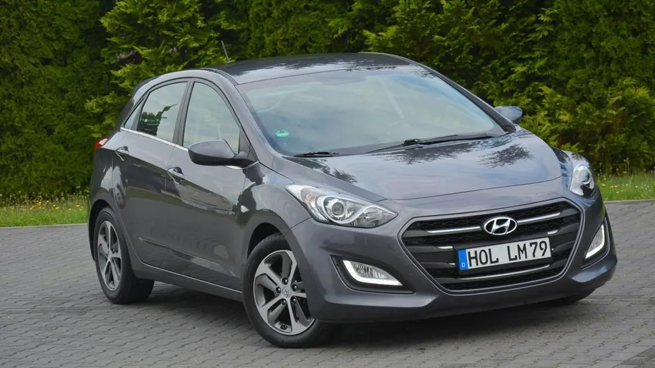 HYUNDAI i30 -