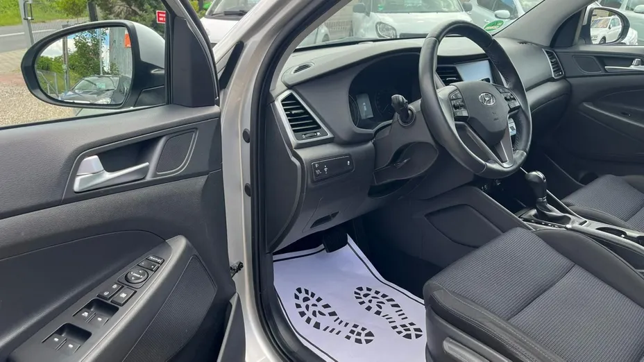 HYUNDAI Tucson -