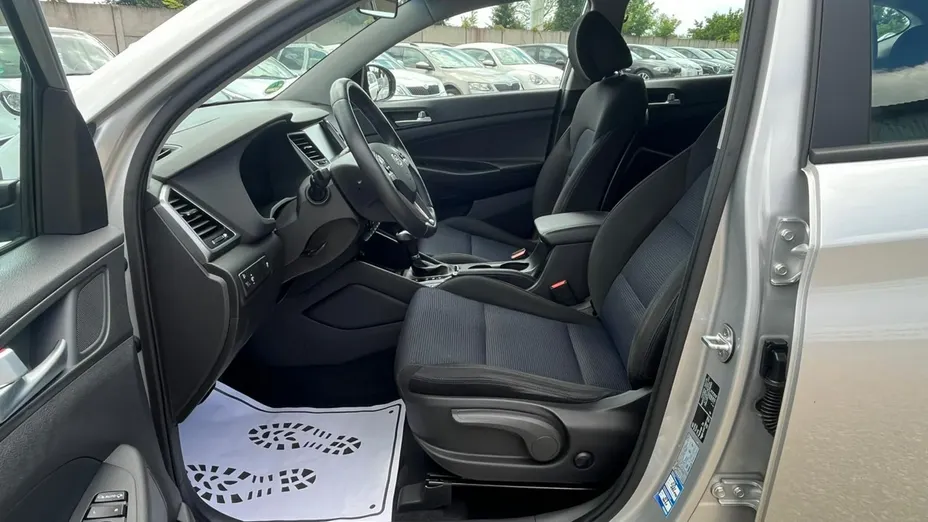 HYUNDAI Tucson -