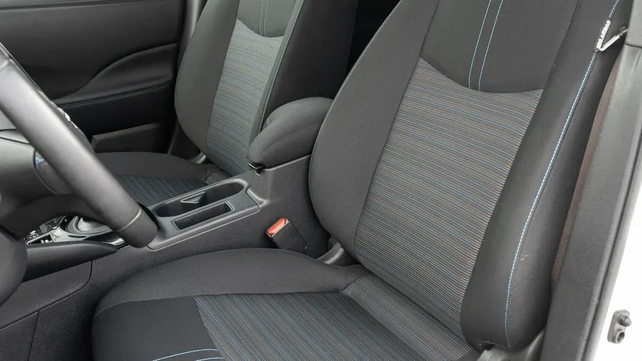 NISSAN Leaf -
