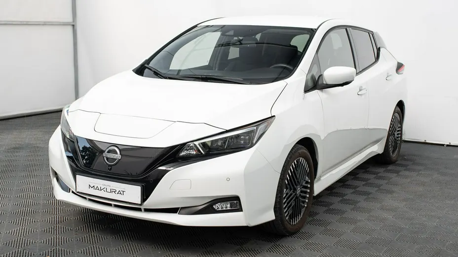 NISSAN Leaf -