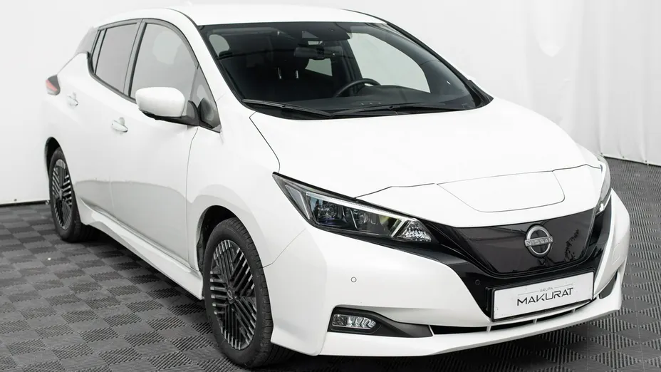 NISSAN Leaf -
