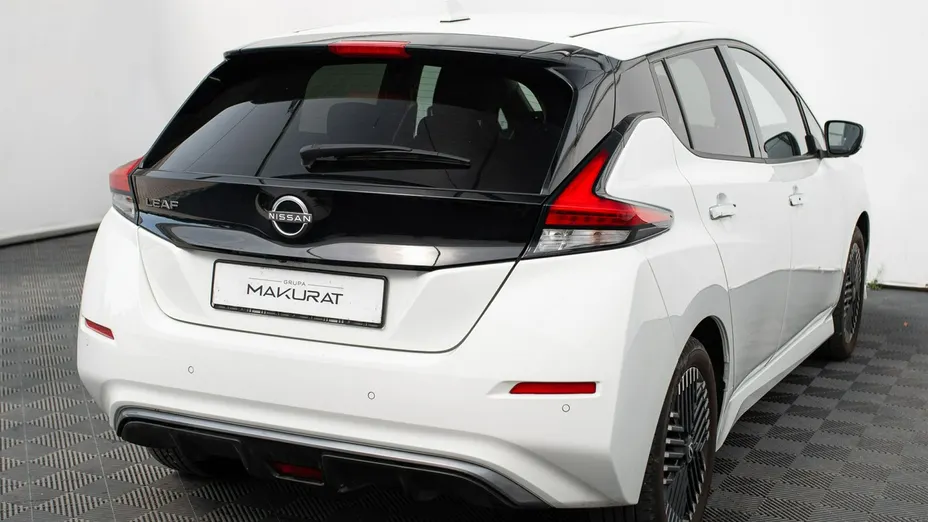 NISSAN Leaf -