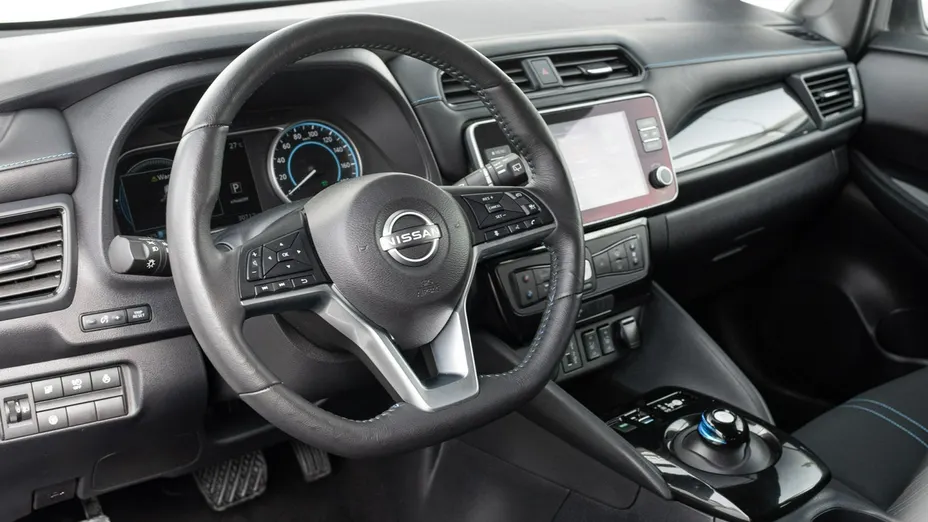 NISSAN Leaf -