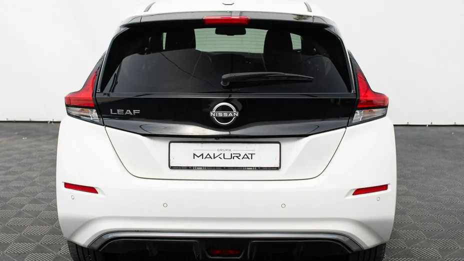 NISSAN Leaf -