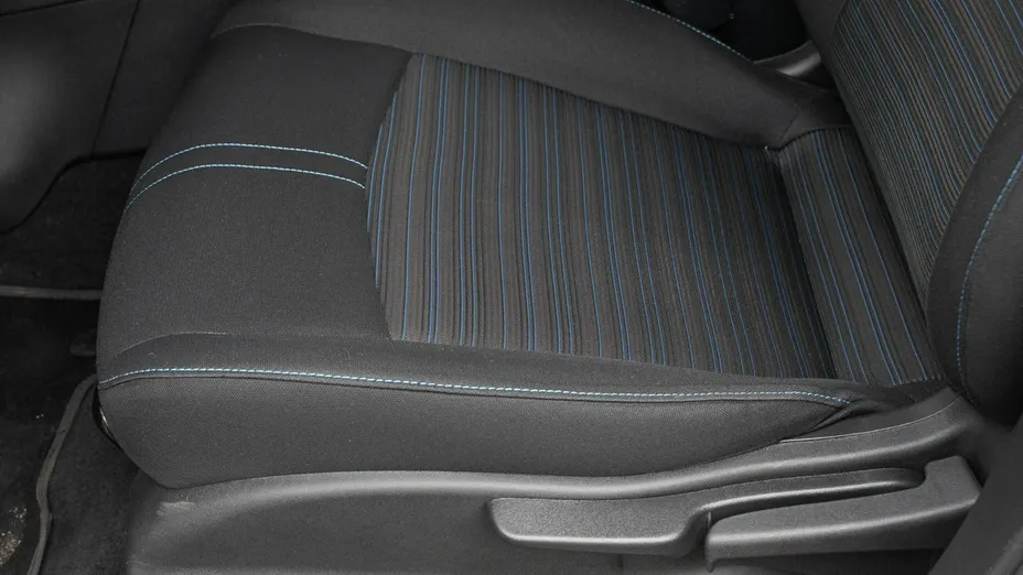 NISSAN Leaf -